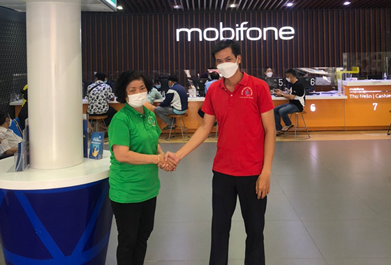Cung cấp tạp vụ vệ sinh cho chuỗi cửa hàng Mobifone